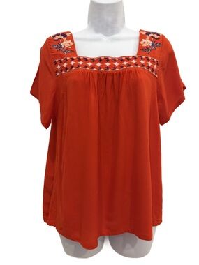 Hazel Uvada Embroidered Detail Top. XS